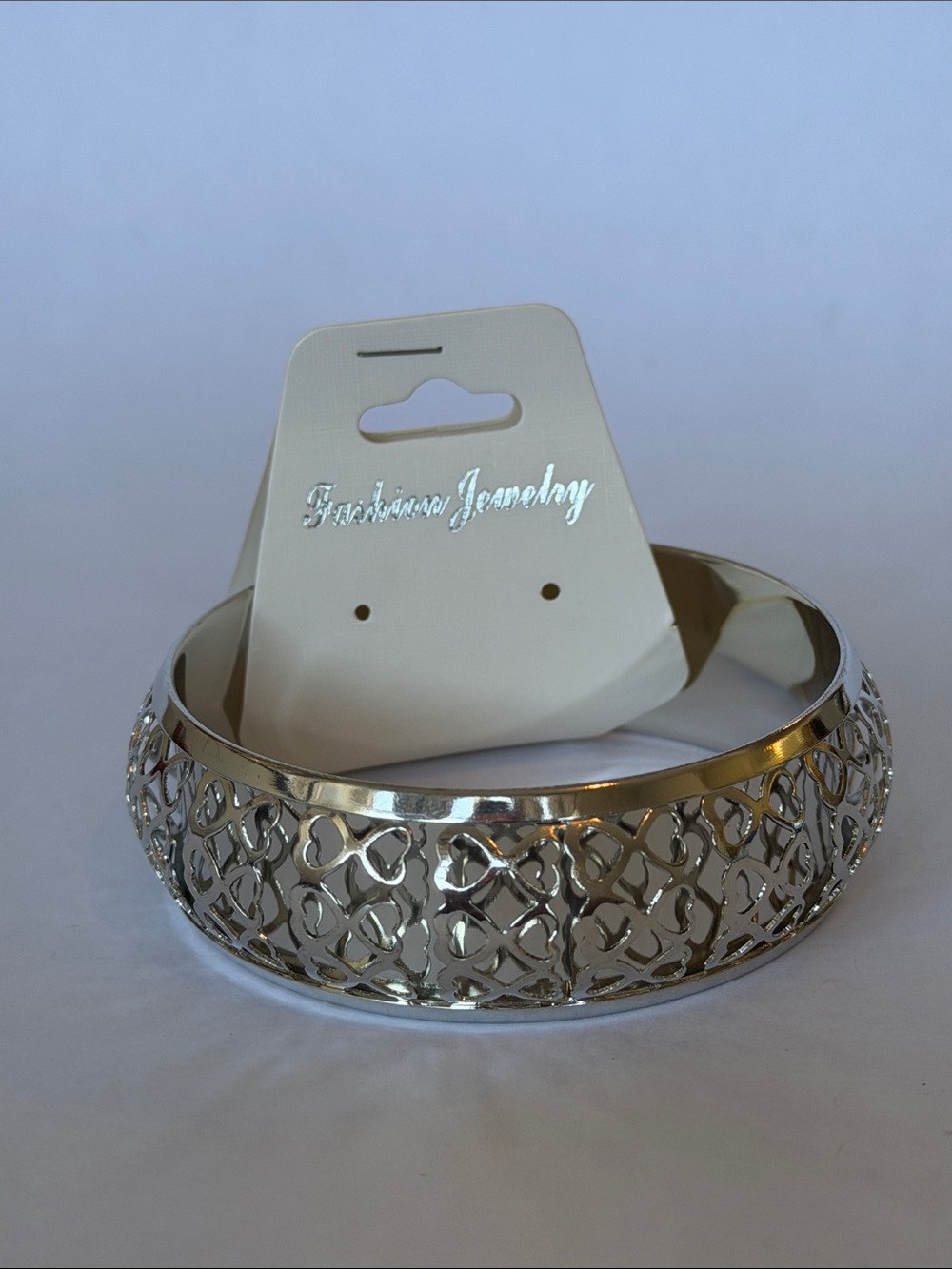 NWT Fashion Jewelry Silver Cutout Heart Filigree Bangle Bracelet